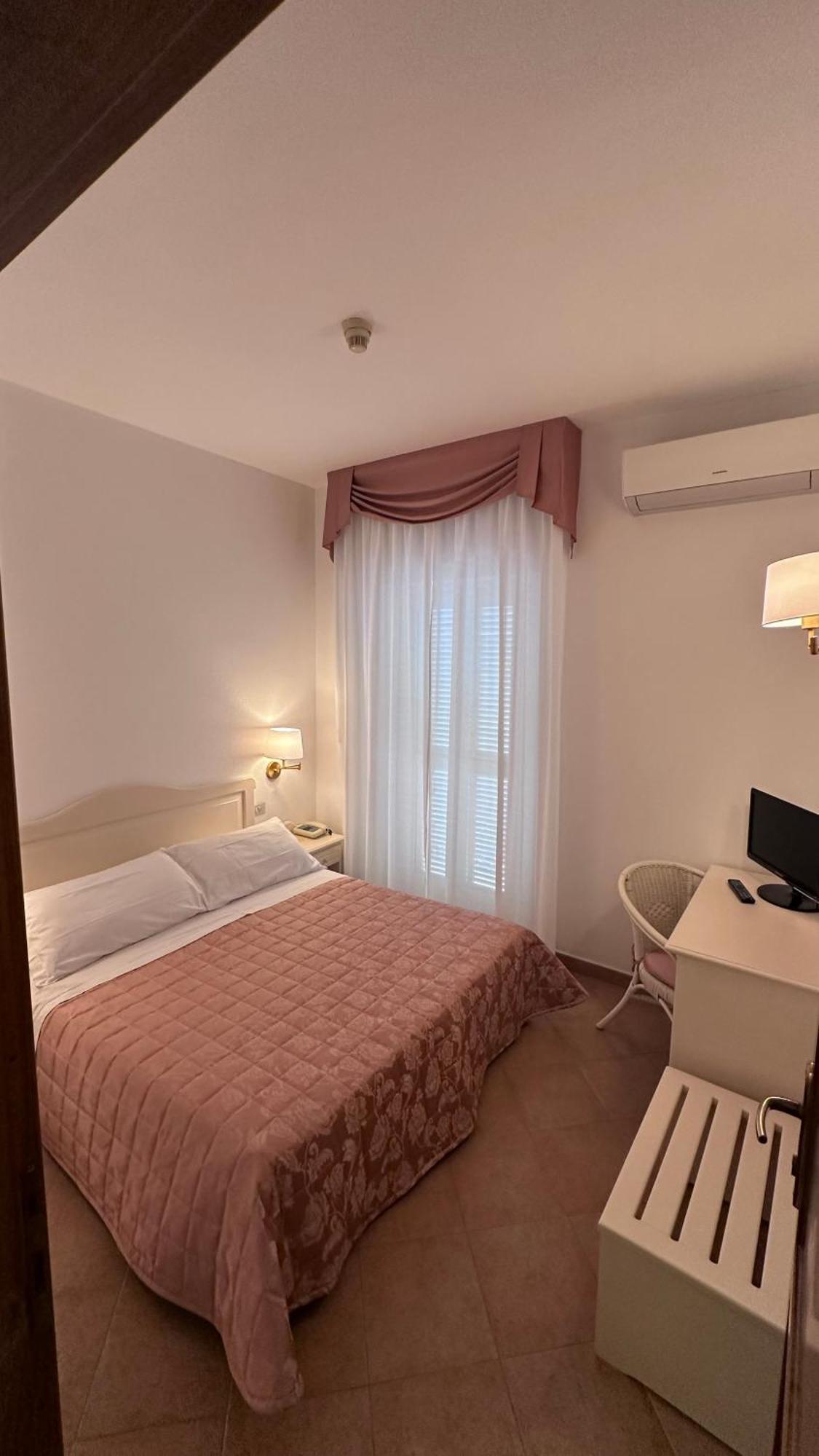 Hotel Terranova Olbia Exterior photo